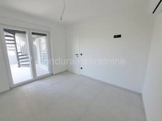 Apartman na moru, Prodaja, Nin, Nin