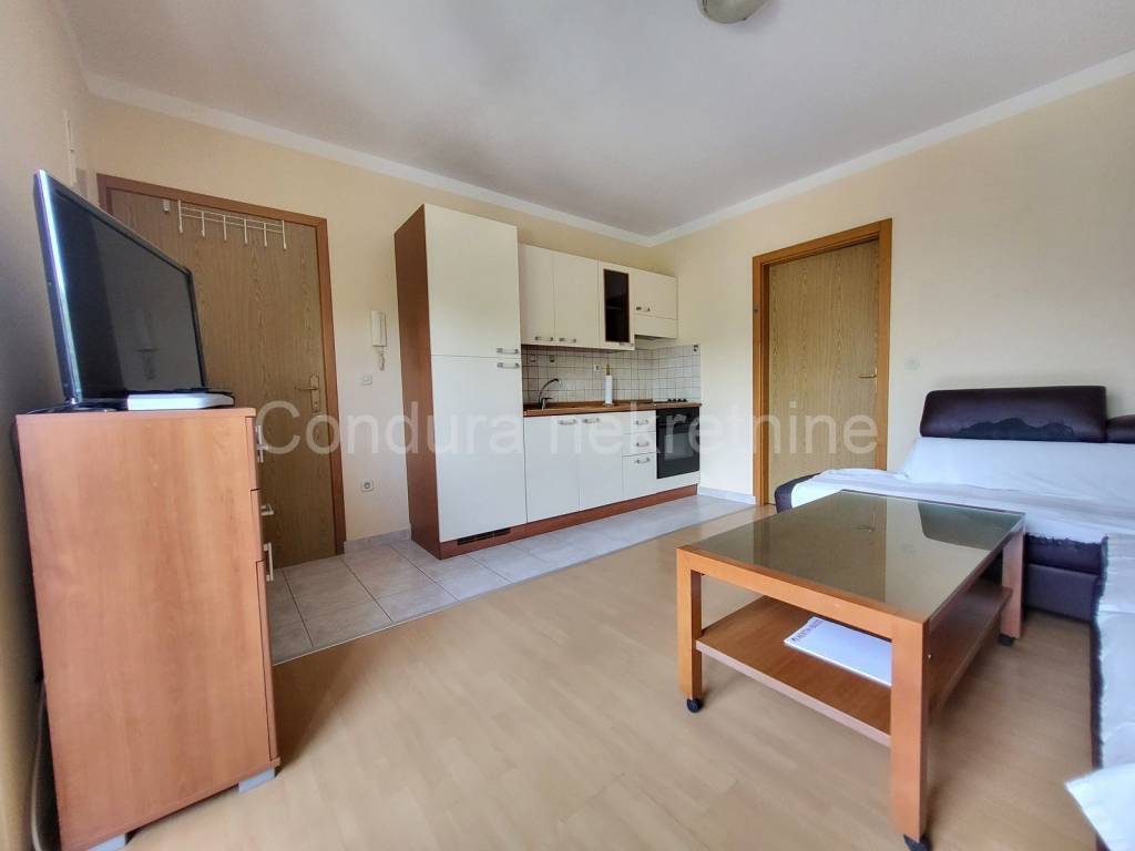 Apartman na moru, Prodaja, Nin, Zaton