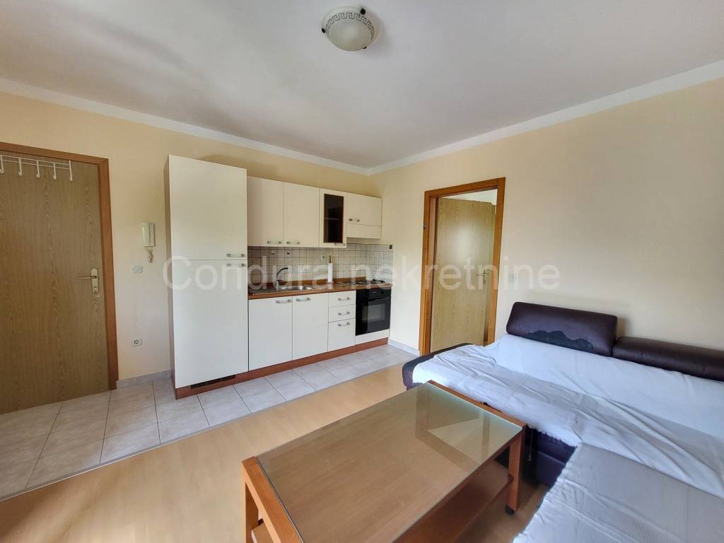 Apartman na moru, Prodaja, Nin, Zaton