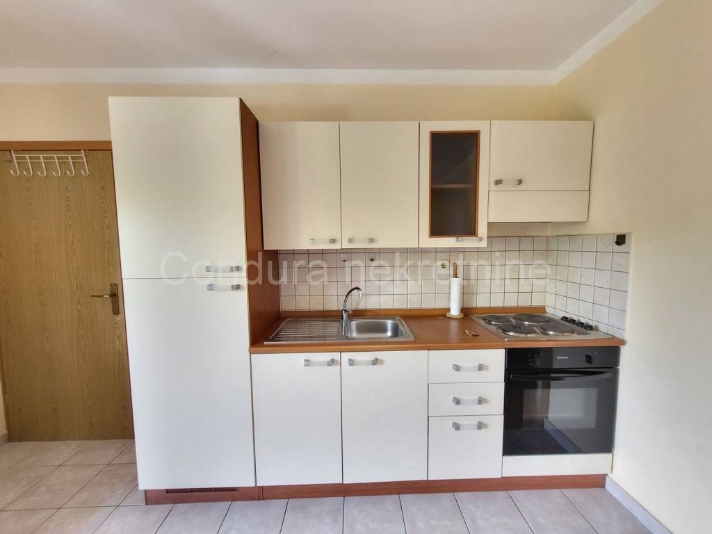 Apartman na moru, Prodaja, Nin, Zaton