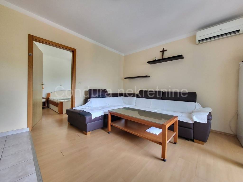 Apartman na moru, Prodaja, Nin, Zaton