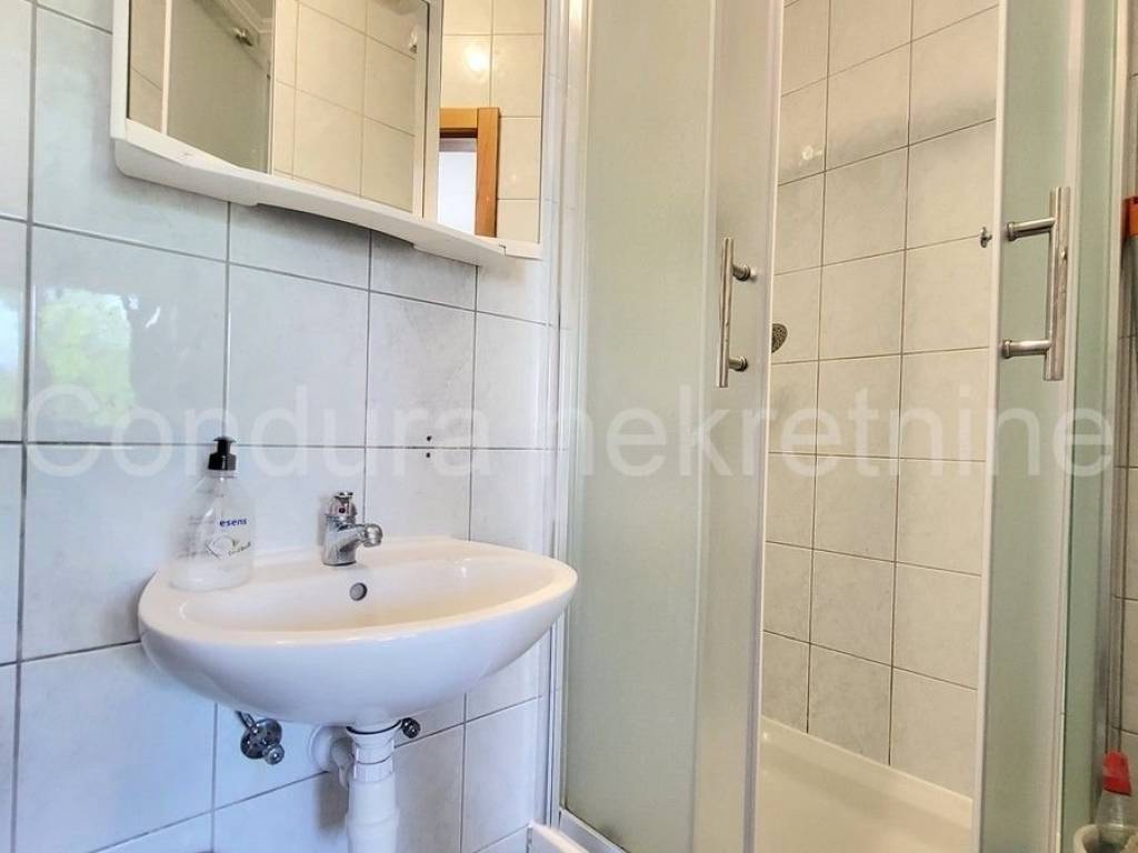 Apartman na moru, Prodaja, Nin, Zaton