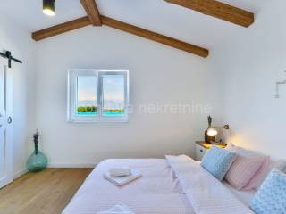 Vila, Prodaja, Privlaka, Privlaka