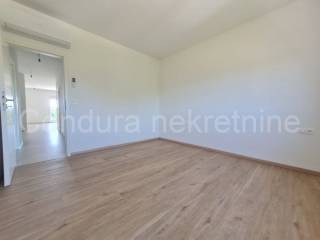 Apartman na moru, Prodaja, Vir, Vir