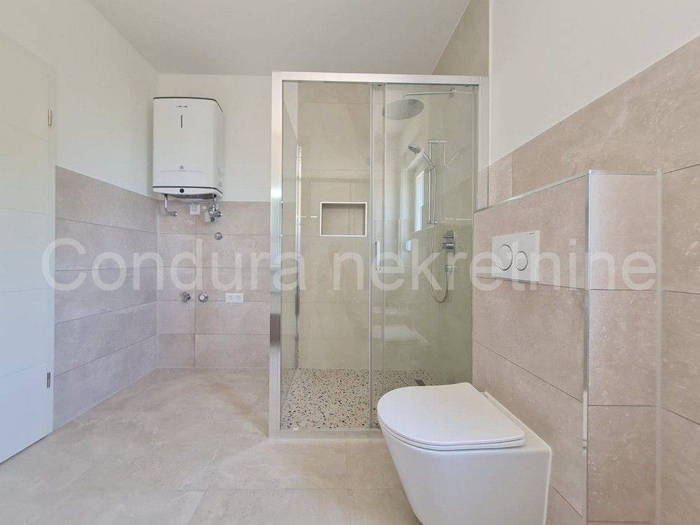 Apartman na moru, Prodaja, Vir, Vir