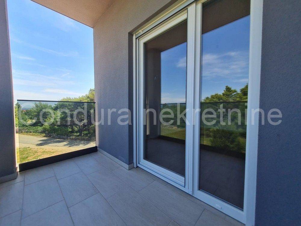 Apartman na moru, Prodaja, Vir, Vir