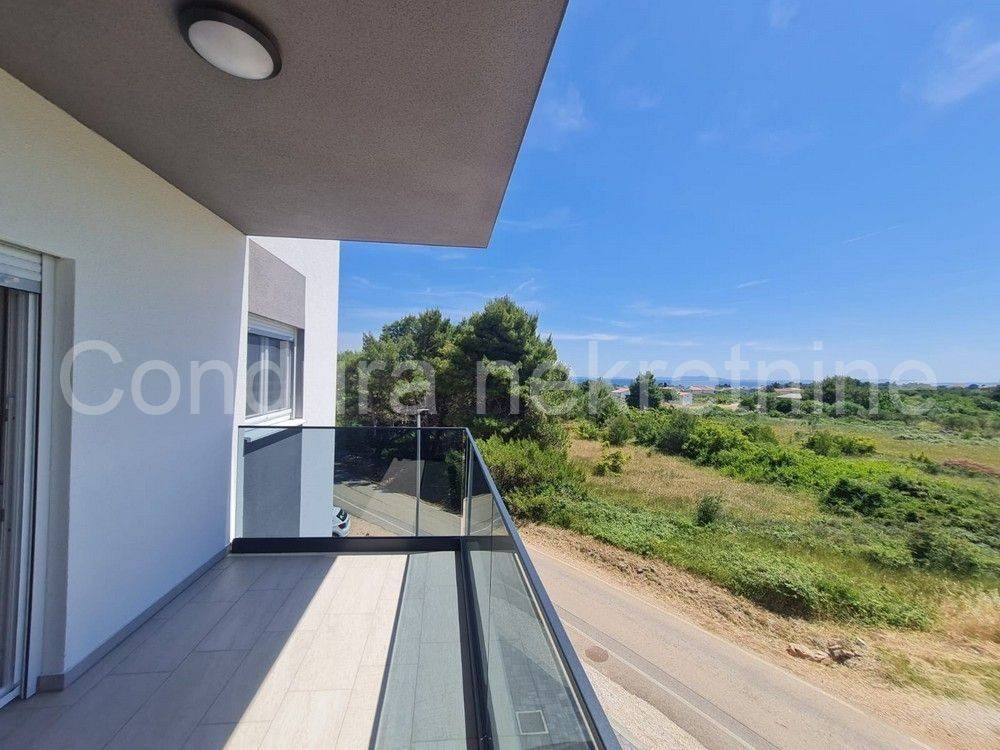 Apartman na moru, Prodaja, Vir, Vir