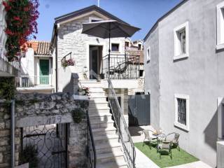 Kamena kuća, Prodaja, Sveti Filip i Jakov, Turanj