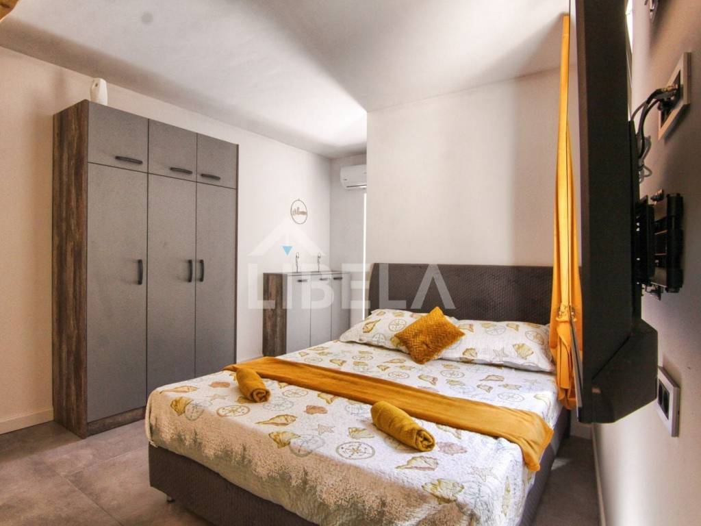 Kamena kuća, Prodaja, Sveti Filip i Jakov, Turanj