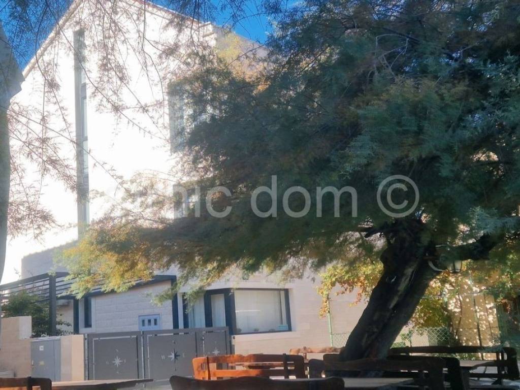 Luksuzna vila, Prodaja, Postira, Postira