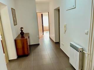 Stan u višeetažnoj kući, Najam, Zagreb, Stenjevec