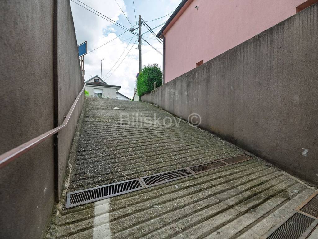 Hala, Prodaja, Zagreb, Peščenica - Žitnjak
