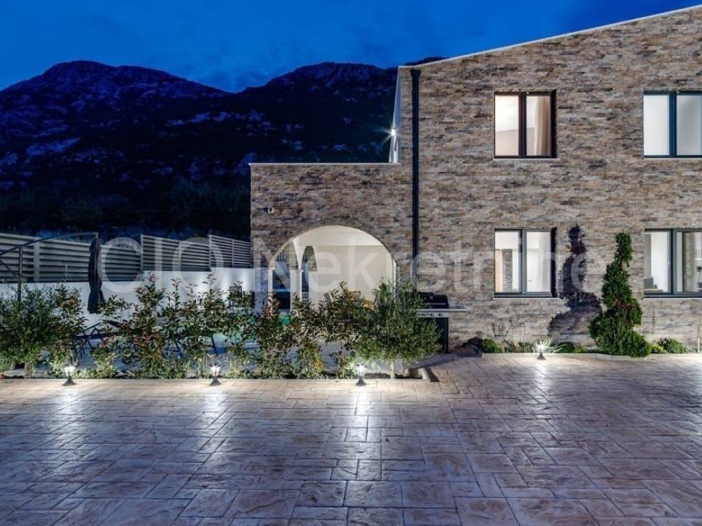 Vila, Prodaja, Omiš, Čisla