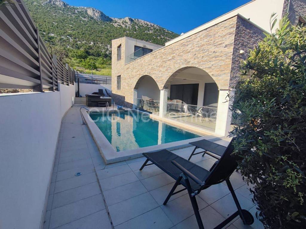Vila, Prodaja, Omiš, Čisla