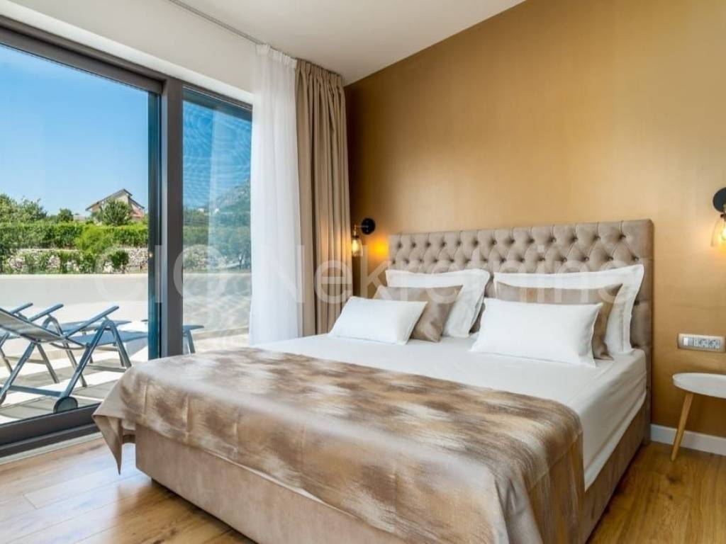 Vila, Prodaja, Omiš, Čisla