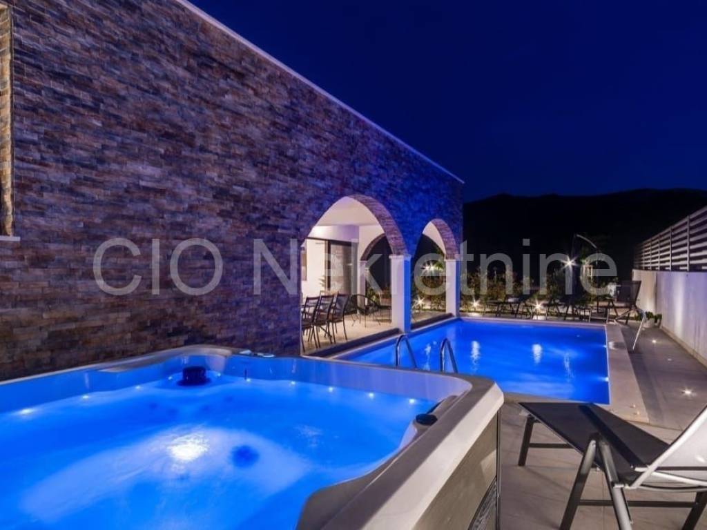 Vila, Prodaja, Omiš, Čisla