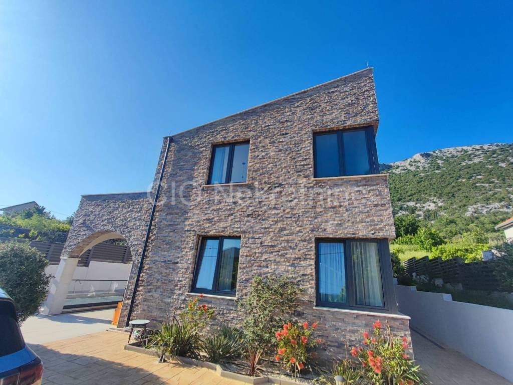 Vila, Prodaja, Omiš, Čisla