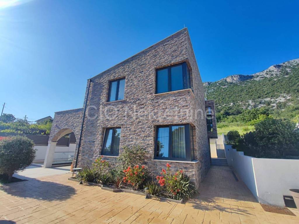 Vila, Prodaja, Omiš, Čisla