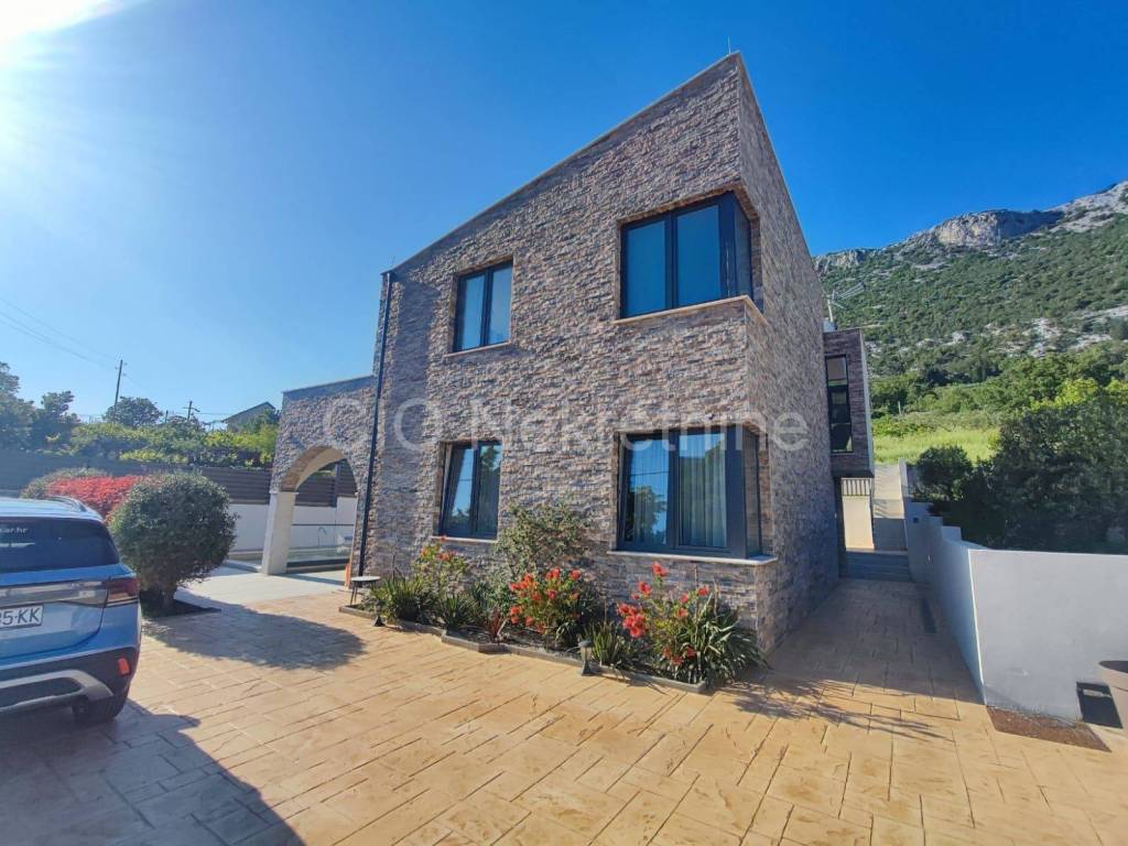 Vila, Prodaja, Omiš, Čisla