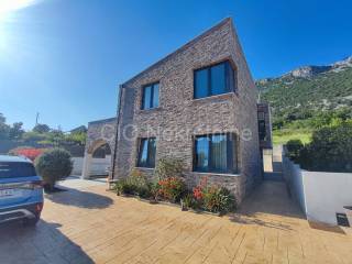 Vila, Prodaja, Omiš, Čisla