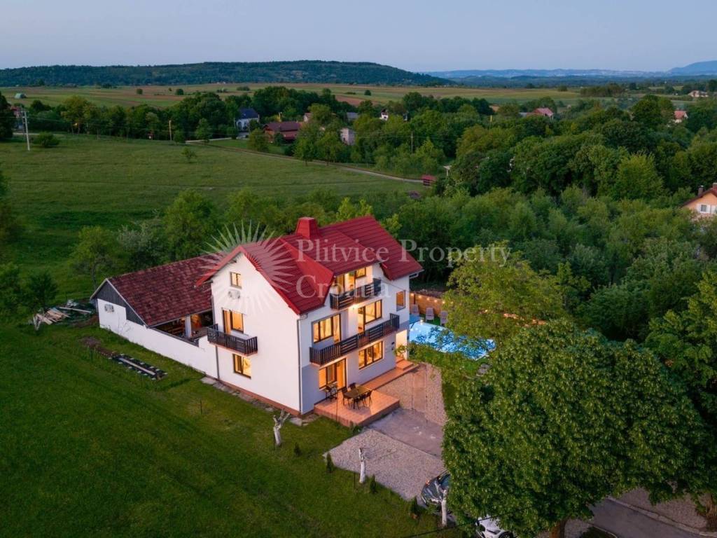 Obiteljska kuća, Prodaja, Rakovica, Drežnik Grad
