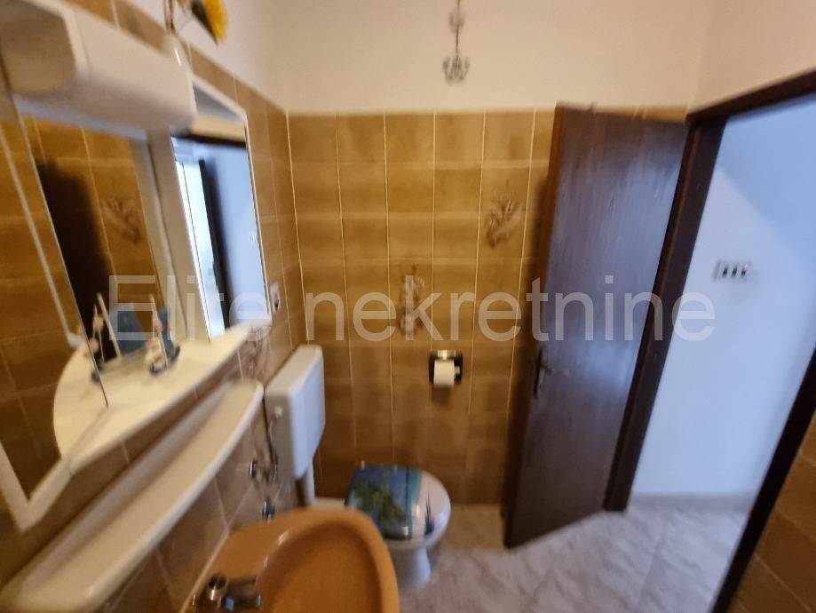 Stan u zgradi, Prodaja, Malinska-dubašnica, Porat