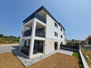 Luksuzni apartman, Prodaja, Privlaka, Privlaka