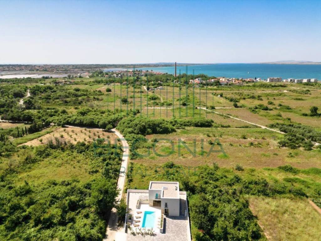 Vila, Prodaja, Nin, Grbe
