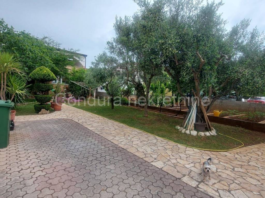 Apartmanska kuća, Prodaja, Vir, Vir