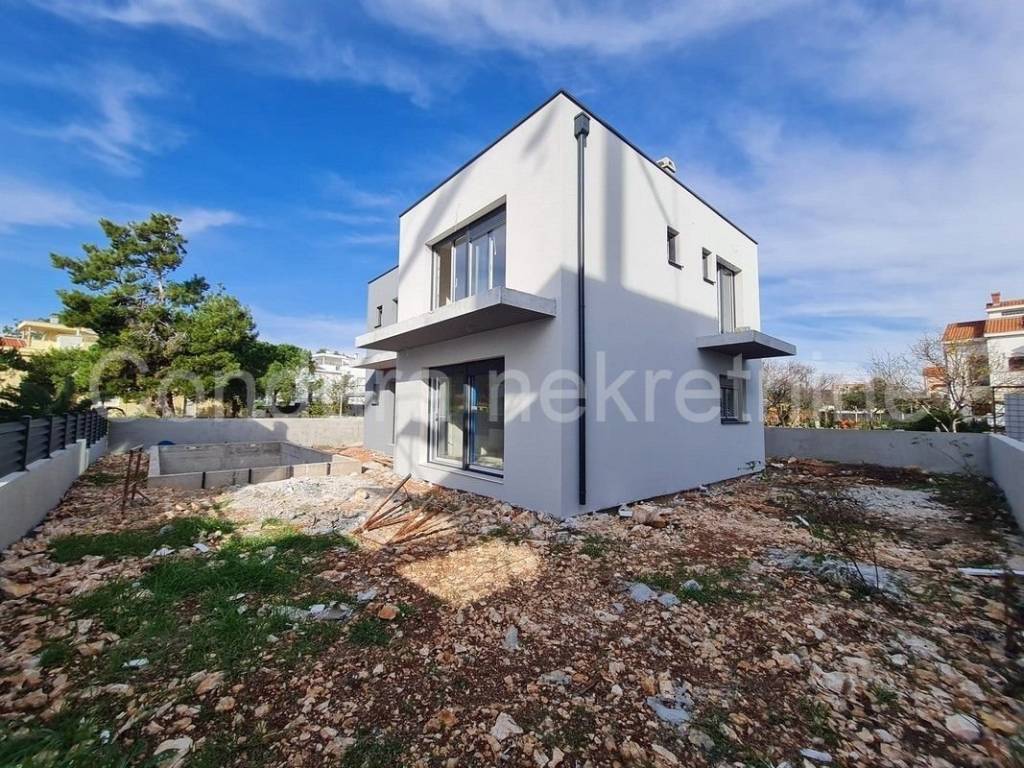 Vila, Prodaja, Privlaka, Privlaka