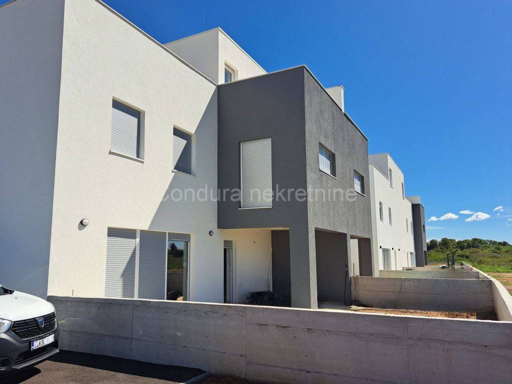 Apartman na moru, Prodaja, Privlaka, Privlaka