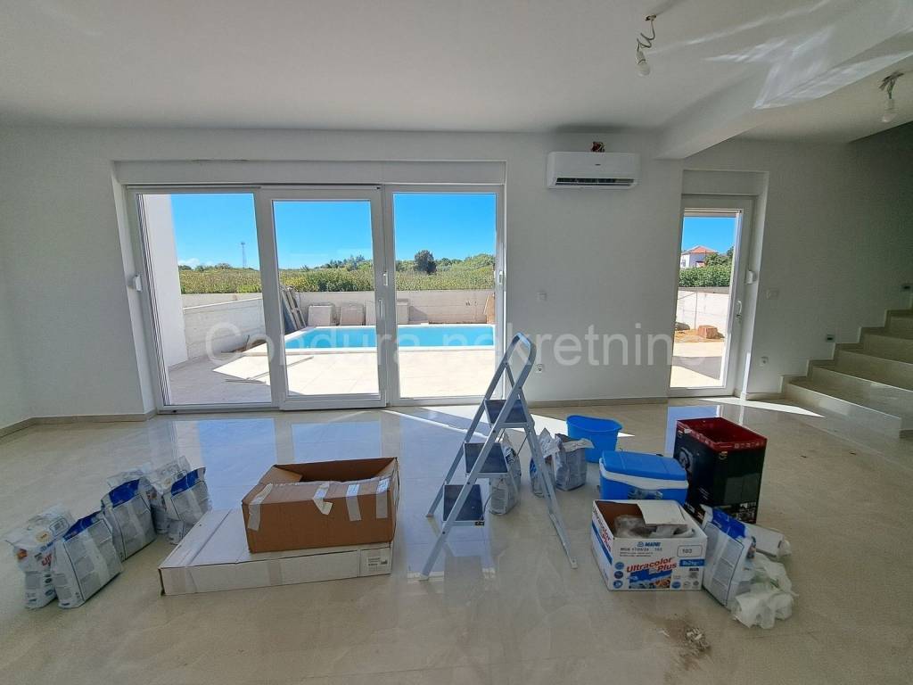 Apartman na moru, Prodaja, Privlaka, Privlaka