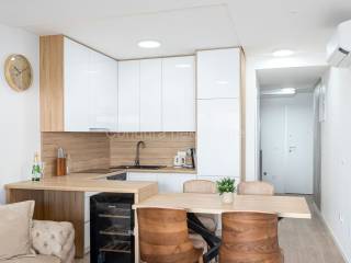 Apartman na moru, Prodaja, Povljana, Povljana