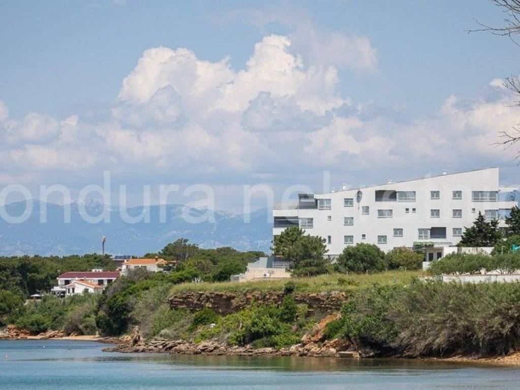 Apartman na moru, Prodaja, Povljana, Povljana