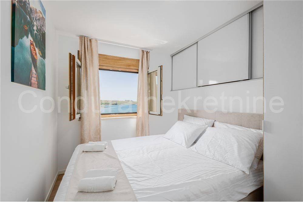 Apartman na moru, Prodaja, Povljana, Povljana
