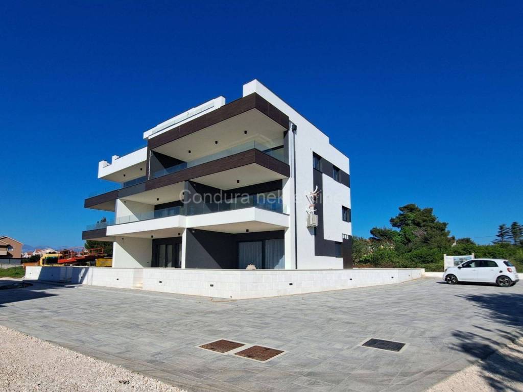 Apartman na moru, Prodaja, Nin, Zaton