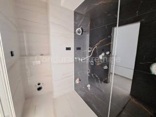 Apartman na moru, Prodaja, Nin, Zaton