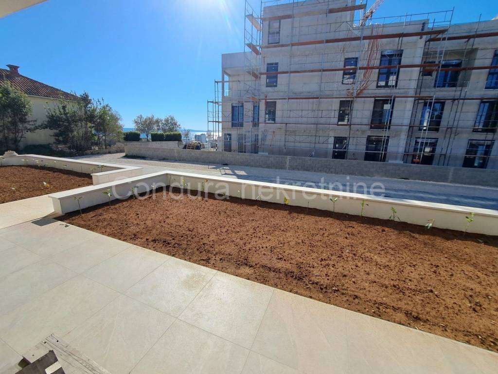 Apartman na moru, Prodaja, Nin, Zaton
