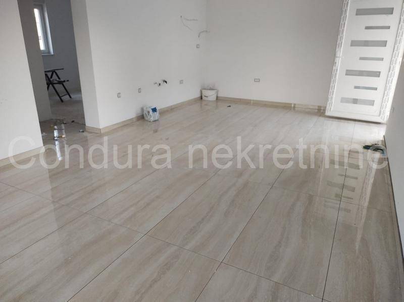 Apartman na moru, Prodaja, Vir, Vir