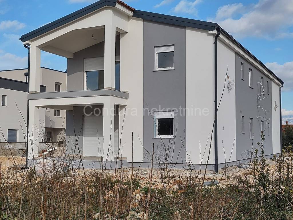 Apartman na moru, Prodaja, Vir, Vir