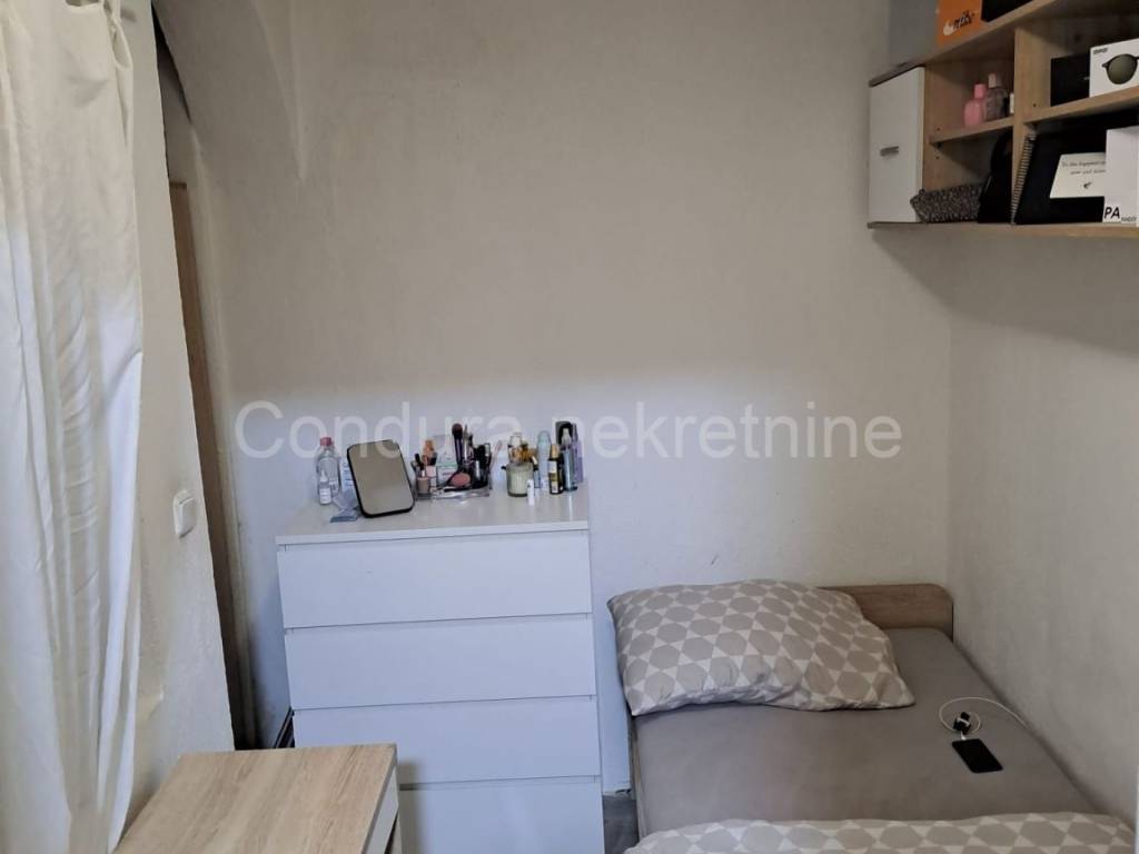 Dvojna kuća, Prodaja, Vrsi, Vrsi