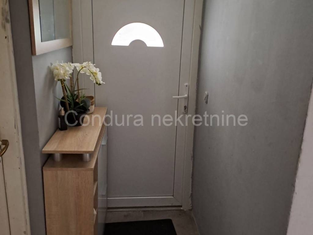 Dvojna kuća, Prodaja, Vrsi, Vrsi