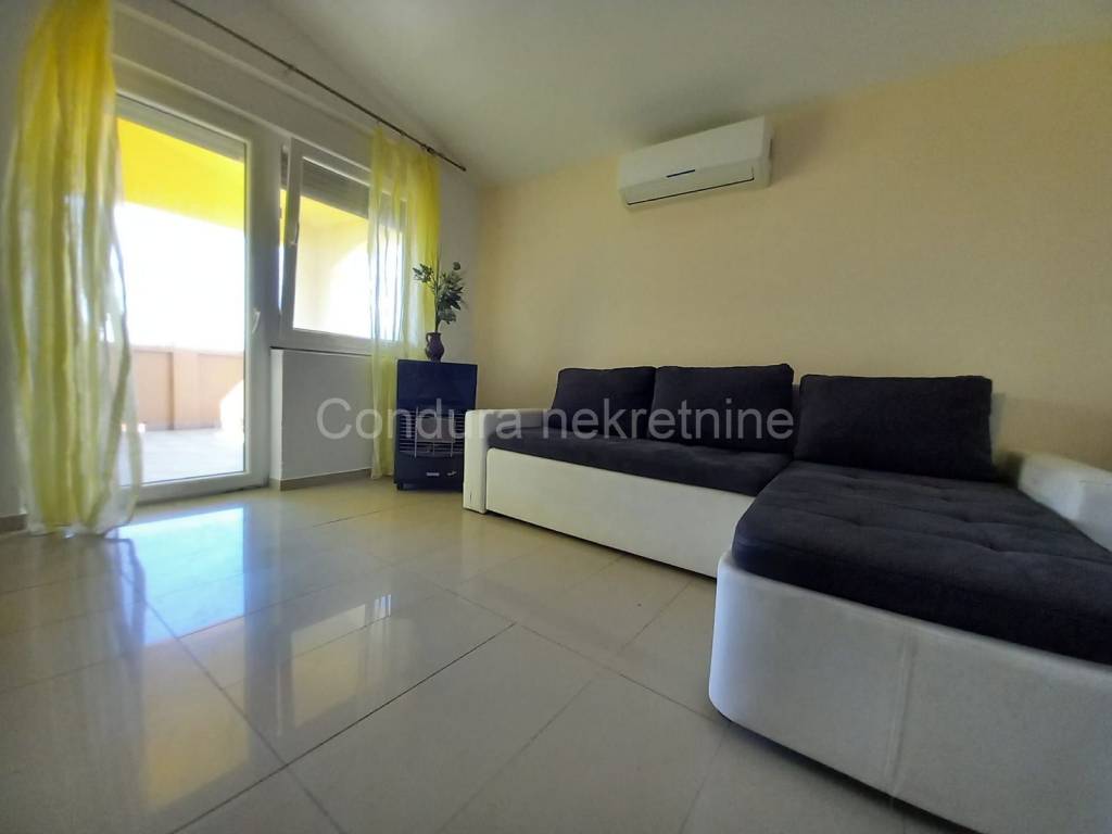 Apartman na moru, Prodaja, Vir, Vir