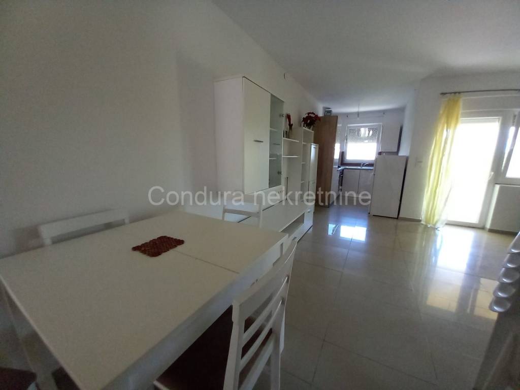 Apartman na moru, Prodaja, Vir, Vir