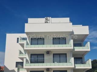 Apartman na moru, Prodaja, Povljana, Povljana