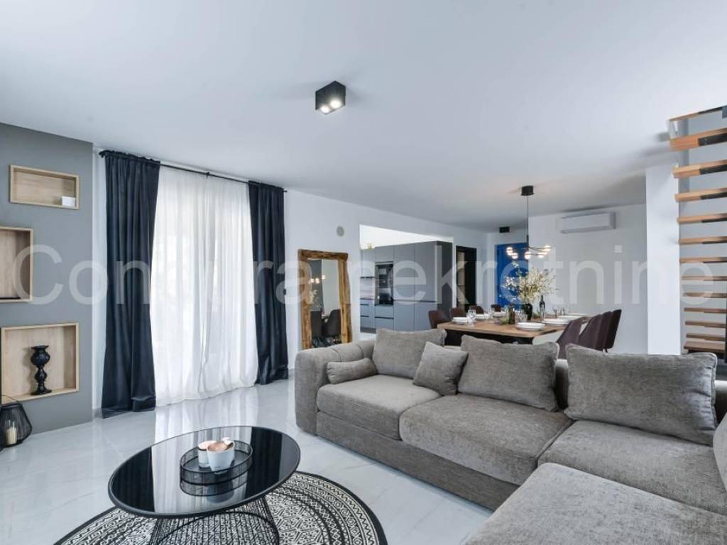 Kamena kuća, Prodaja, Privlaka, Privlaka