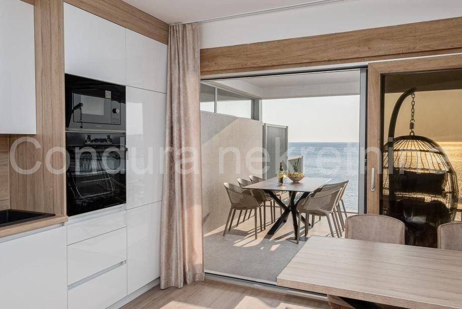 Apartman na moru, Prodaja, Povljana, Povljana