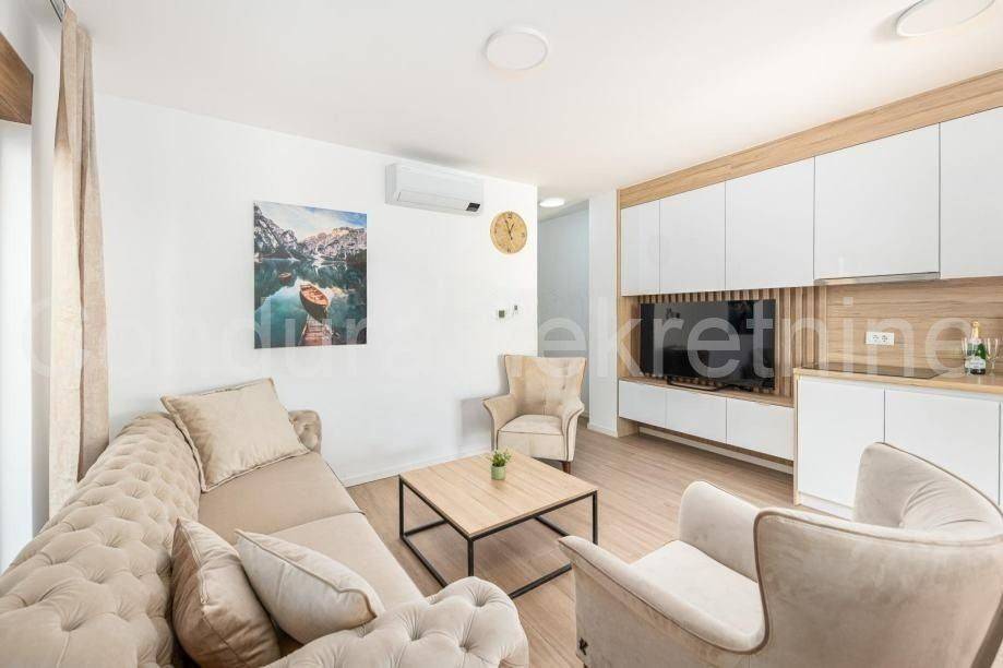 Apartman na moru, Prodaja, Povljana, Povljana
