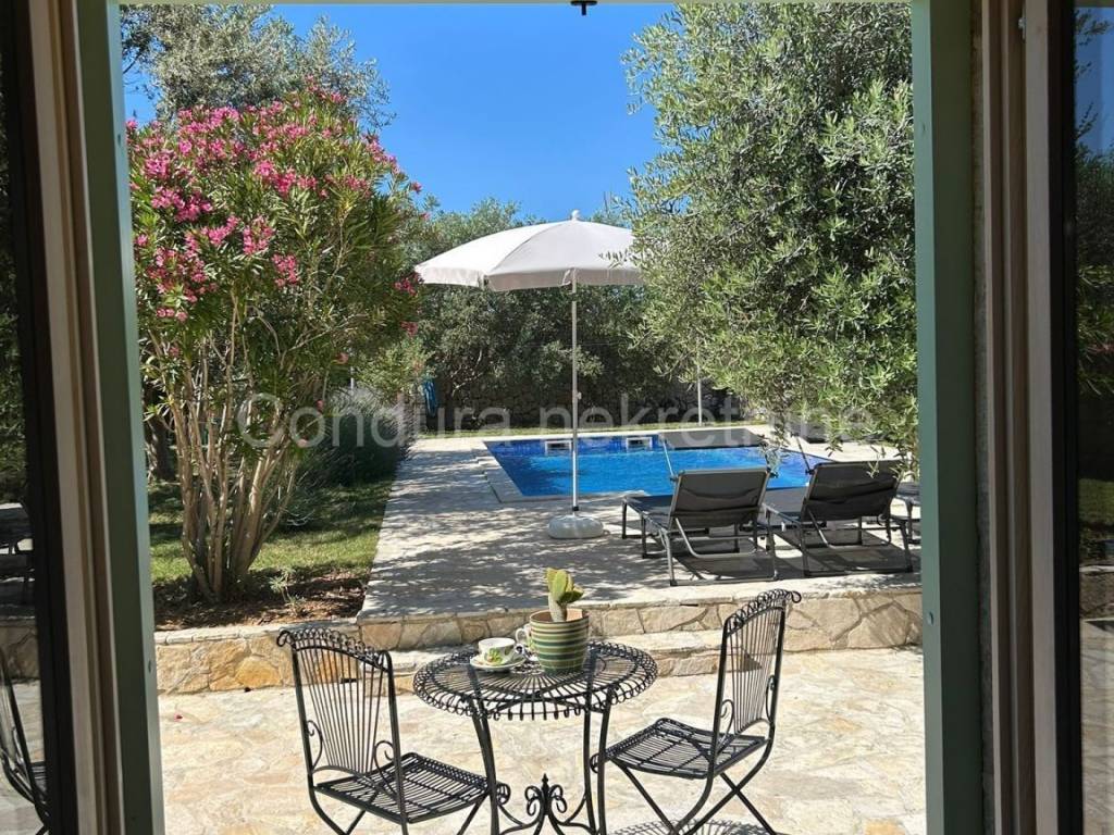 Kamena kuća, Prodaja, Privlaka, Privlaka
