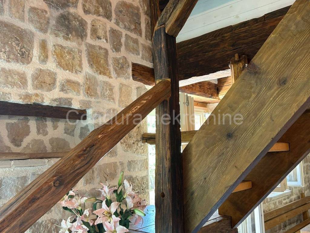 Kamena kuća, Prodaja, Privlaka, Privlaka
